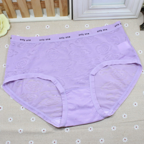 Women‘s Underwear Ice Silk Seamless Traceless Mid Waist Cotton Crotch Low Waist Sexy Lace Three Pants Girl plus Size Angle