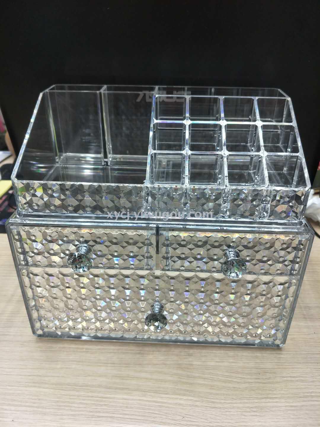 New plastic cosmetic box diamond-faced cosmetic display stand in transparent color pic 3