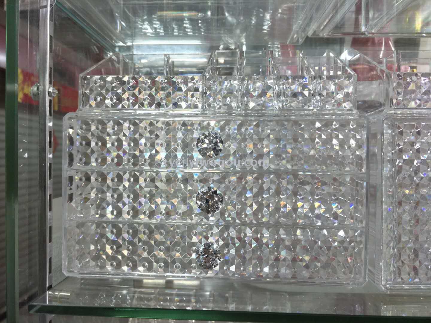 New plastic cosmetic box diamond-faced cosmetic display stand in transparent color pic 17