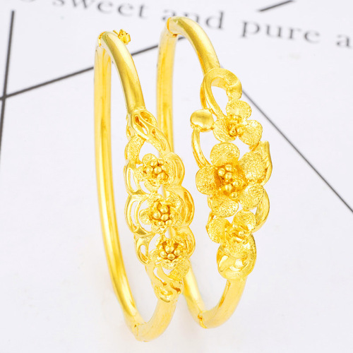 simple flower head buckle imitation gold bracelet three flowers with stamen delicate five types of gold bracelets for girls are available