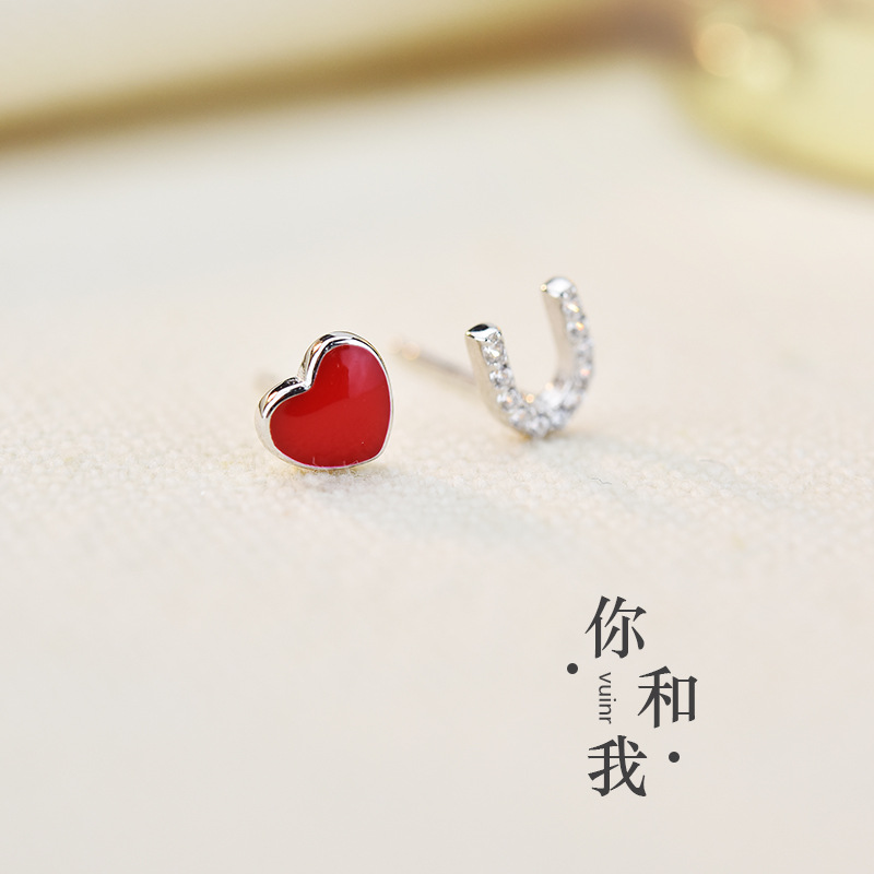 925纯银耳钉个性简约红色爱心字母小巧气质韩国创意少女耳饰299E