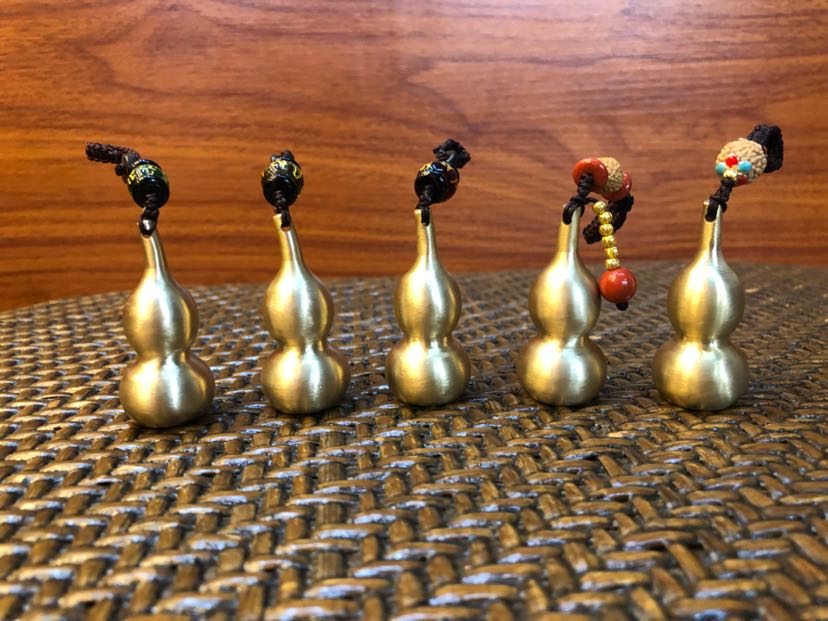 底座可打开六字箴言铜葫芦钥匙扣