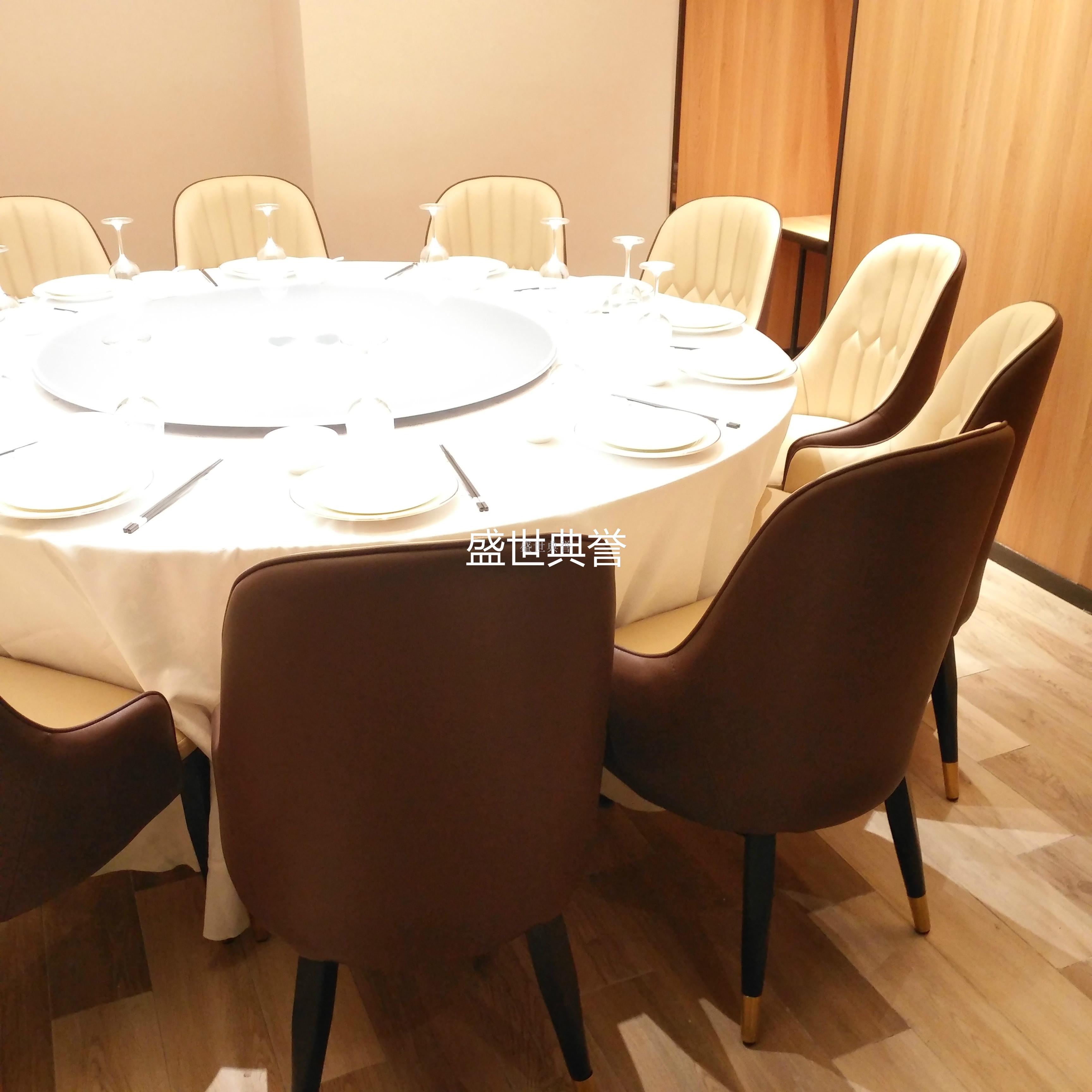 湖州度假酒店餐厅包厢北欧时尚餐椅 主题餐厅轻奢金属仿木椅