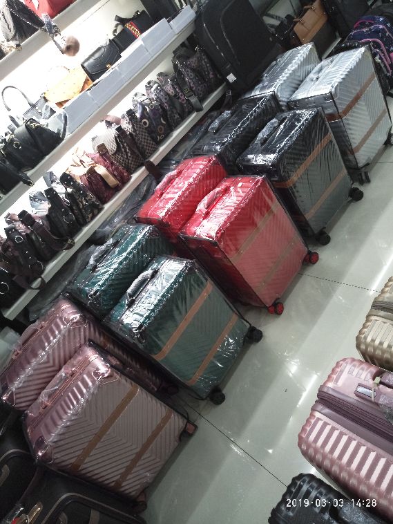 高档拉杆箱  行李箱 轮子可拆卸 超静音万向轮 带USB接口