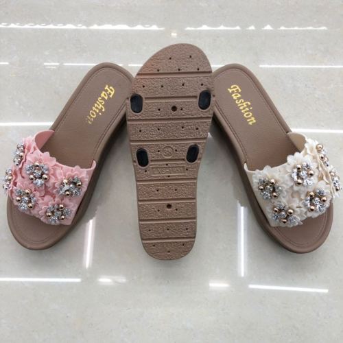 2019 fashion new women‘s slippers pvc material