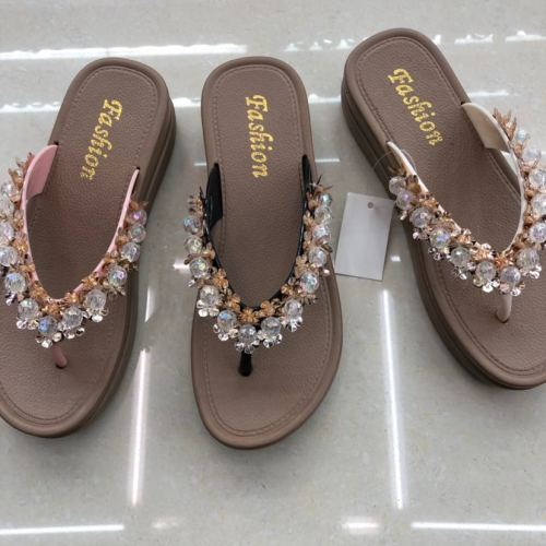 new fashion women‘s slippers pvc material in 2019