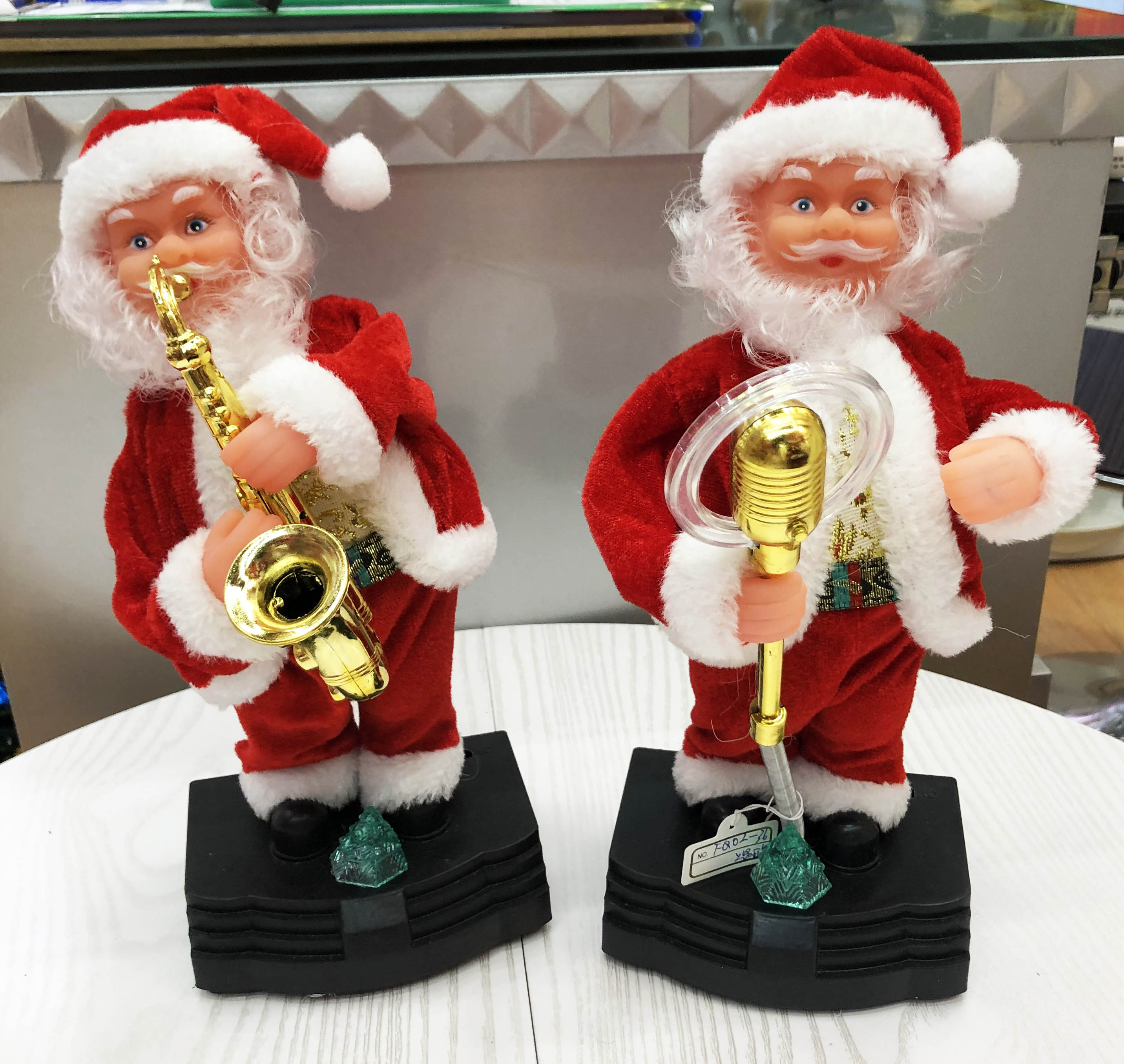 圣诞音乐老人电动唱歌萨克斯底盘音乐跳舞老人圣诞饰品圣诞节