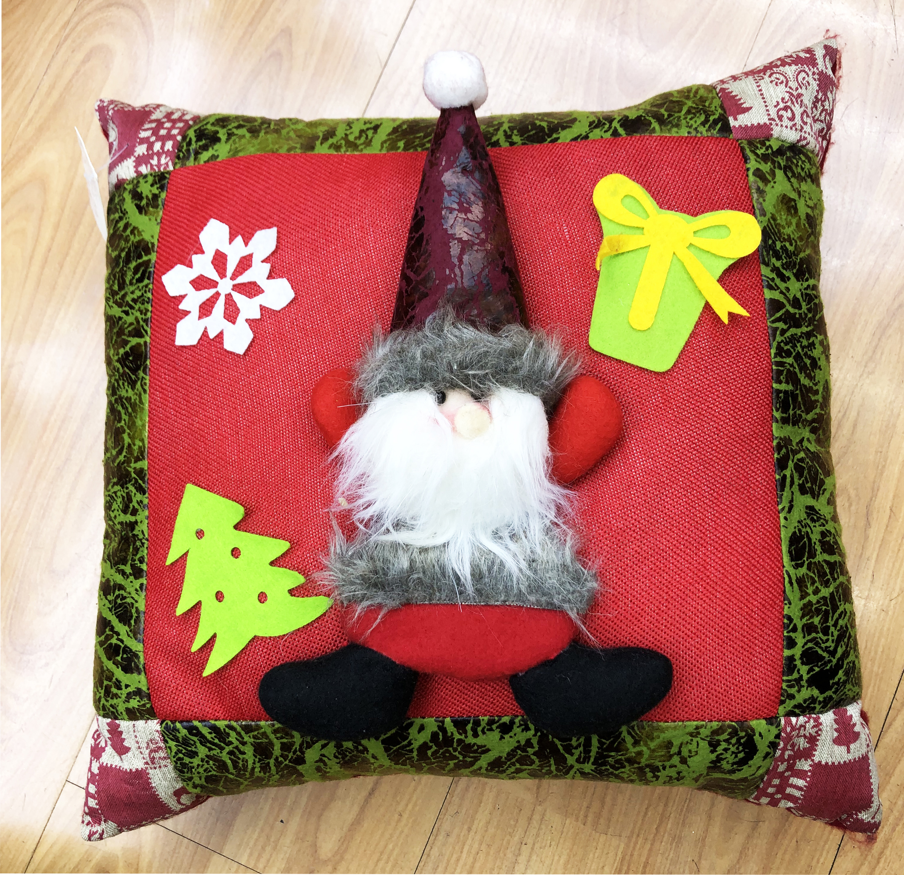 圣诞抱枕方形条纹款式圣诞室内装饰圣诞雪花圣诞长帽老人抱枕