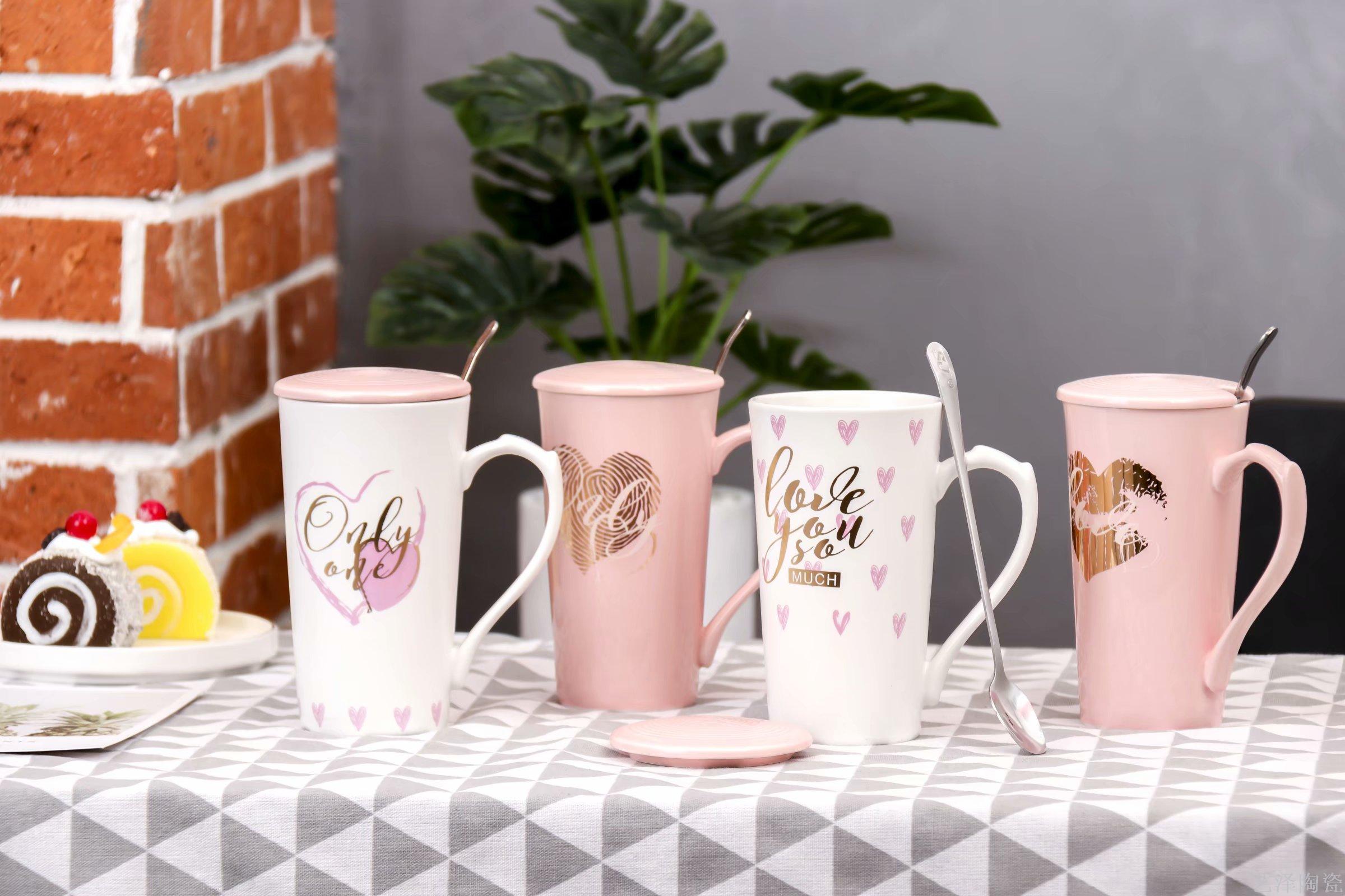 浪漫情侣爱心陶瓷杯带盖勺水杯创意咖啡杯