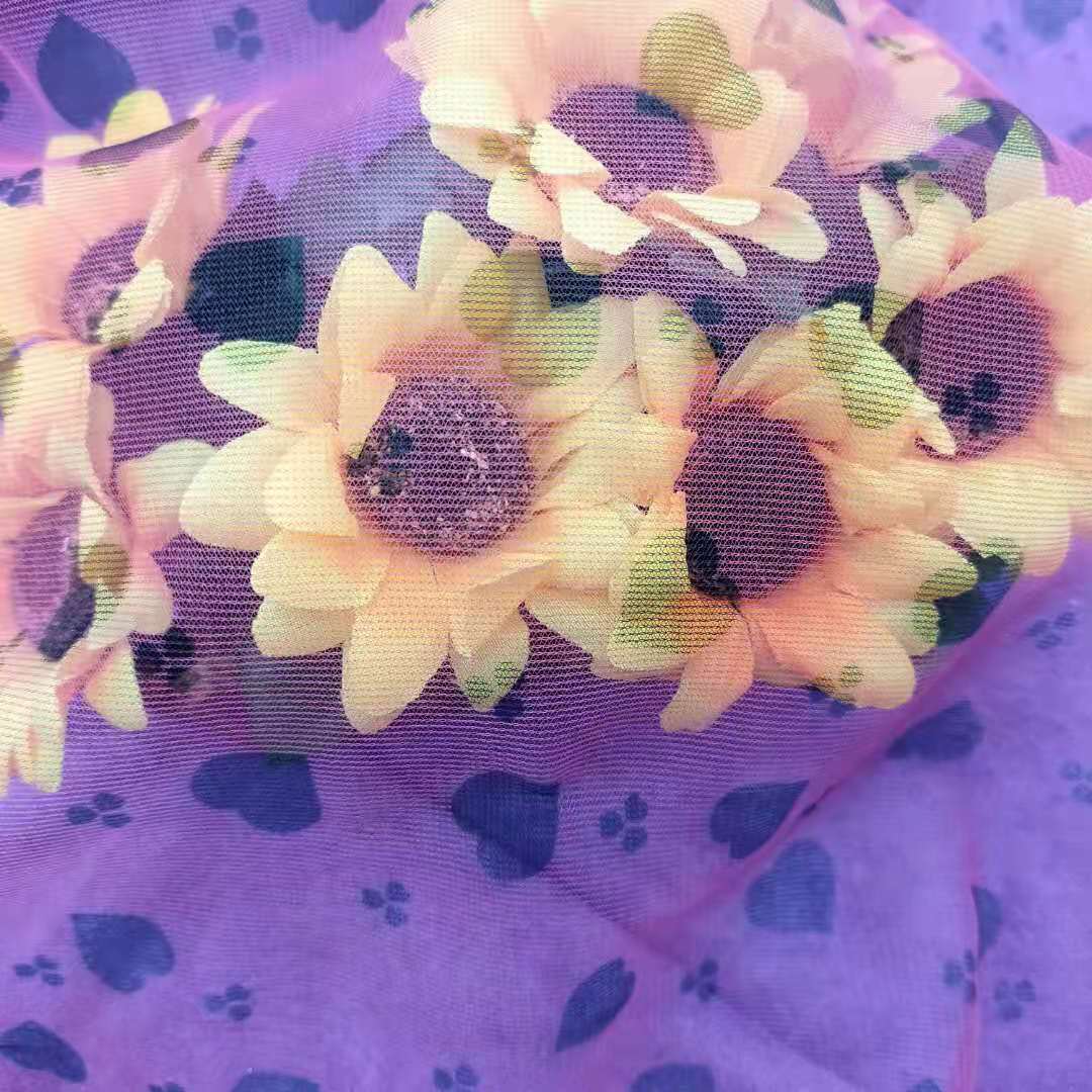 厂家直销定做 印花桃心网纱面料平布底布 网布 六角网婚纱面料