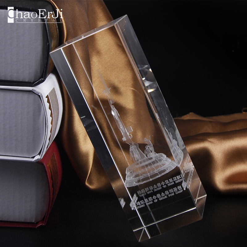 水晶内雕工艺品定制 创意建军纪念礼品 3D内雕精美人物造型