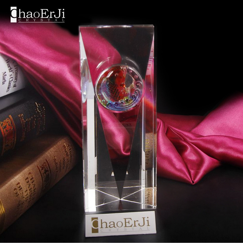 厂家批发供应琉璃和蓝水晶奖杯 新款热销颁奖工艺品 创意新品推荐