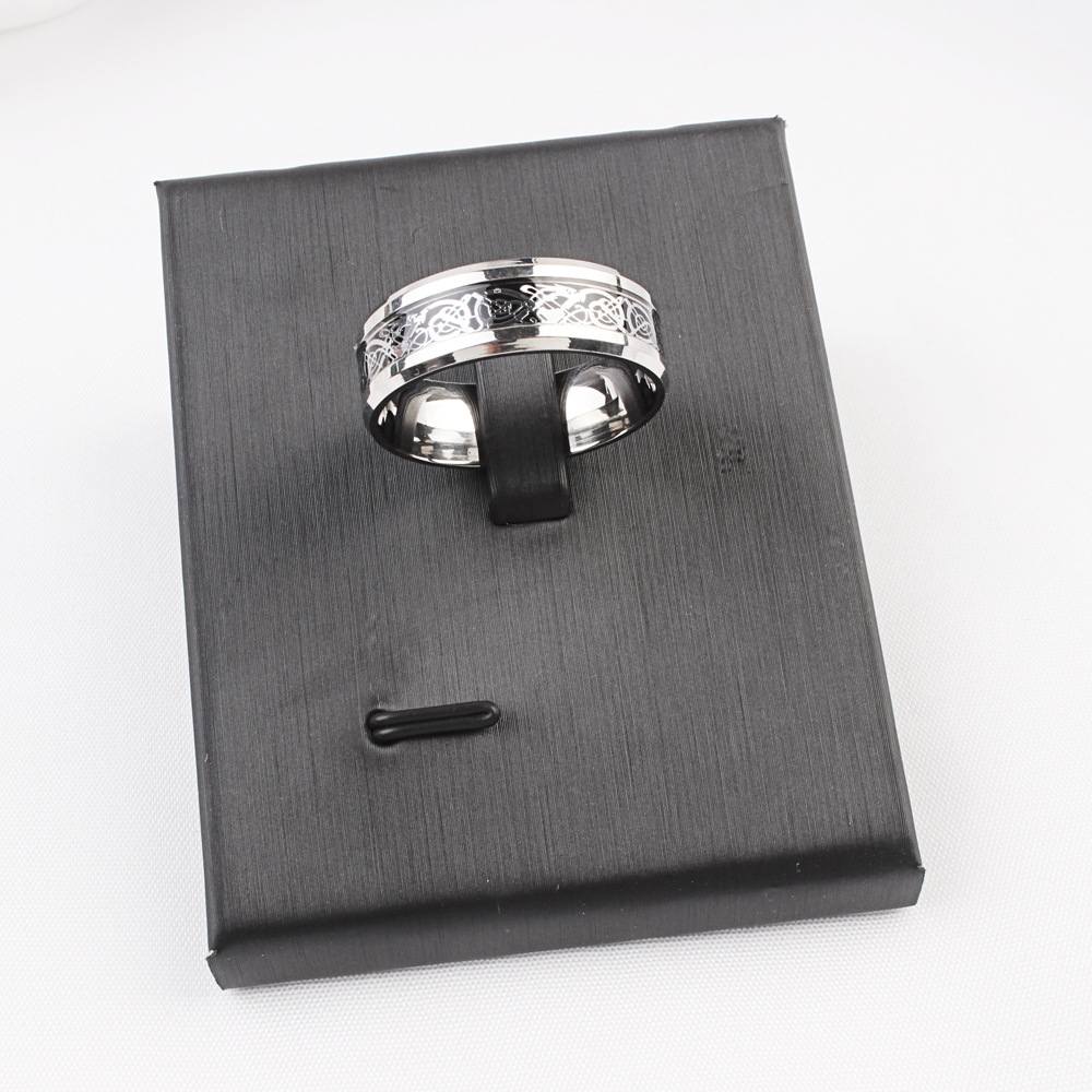 欧美爆款钛钢饰品批发龙纹戒指镶银金龙片不锈钢戒指小饰品直销