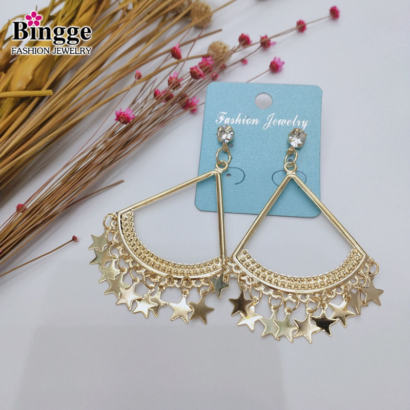 2019年欧美新款潮流耳环扇形镂空耳饰精美小配件时尚女款百搭耳环