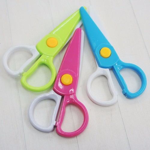 self-produced and sold bauhinia scissors full plastic two-color student scissors 137 plastic scissors