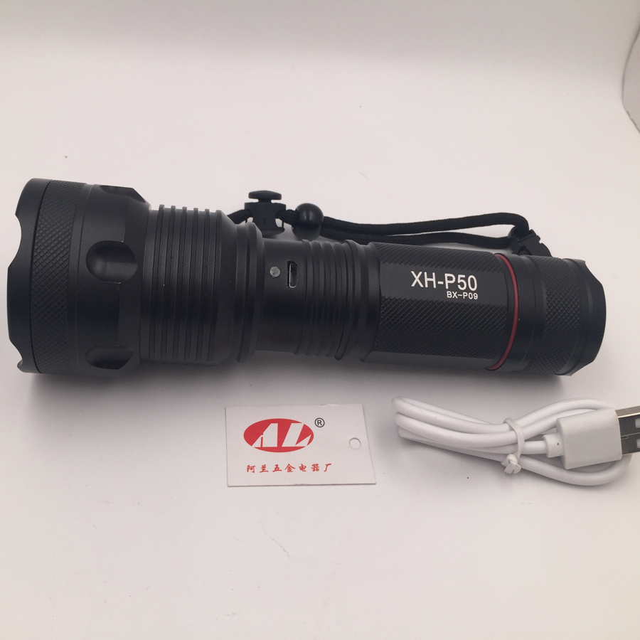 The P50 flashlight 26650 battery 3AA battery can be strong flashlight