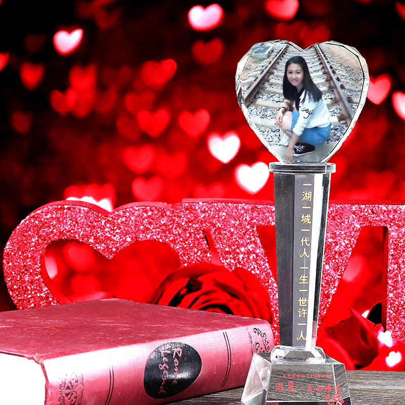 水晶奖杯照片定制 优秀员工表彰 奖杯奖牌相片制作 创意礼品刻字