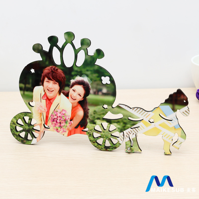 厂家直销 优质MDF热转印装饰画 个性礼品创意马车造型相框摆台