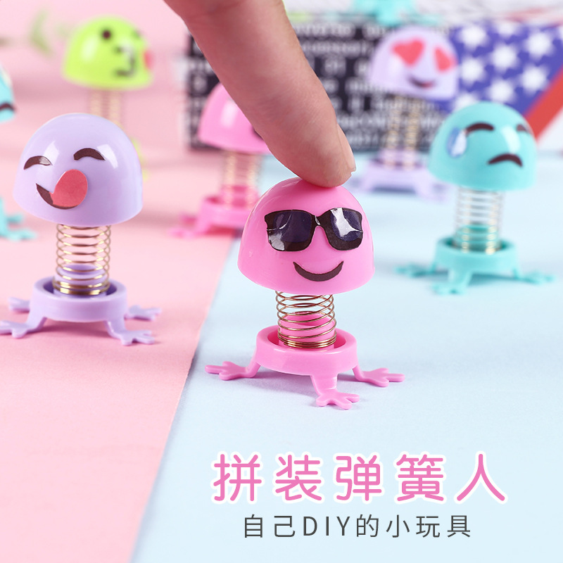 3030拼装弹簧小人整蛊创意新奇特幼儿园儿童玩具弹跳精灵表情娃娃