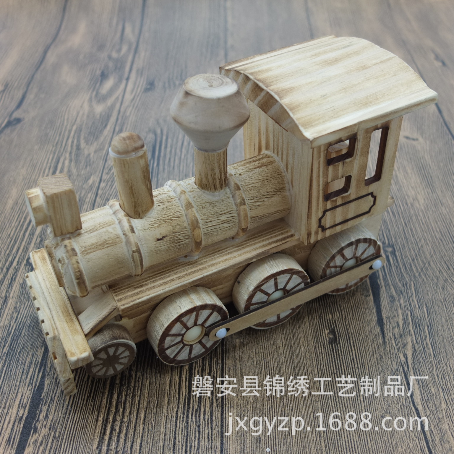 厂家直销木制火车头 仿古蒸汽火车摆件 木质工程车摆件模型批发