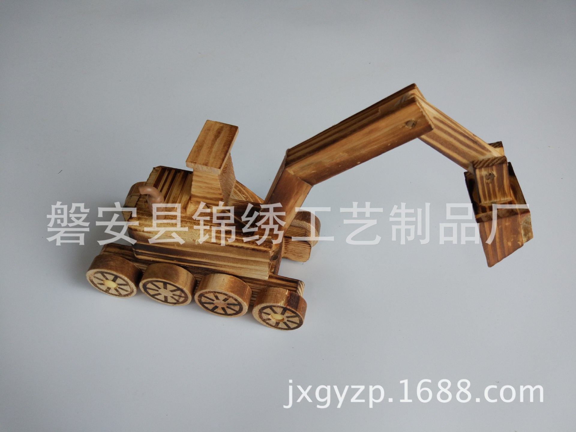 厂家直销 木制挖土机模型 木制工程车模型 景点庙会10元店热卖