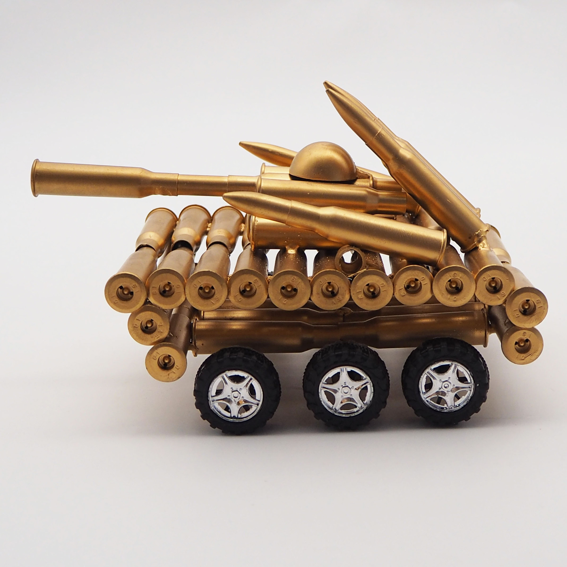 供应 六轮坦克 子弹壳工艺品 弹壳模型 弹壳坦克 弹壳摆件装饰品