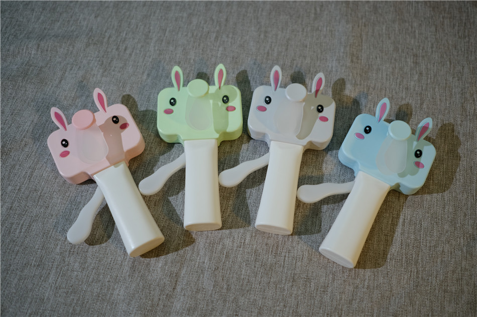 卡通创意便携式兔子手压风扇儿童小风扇夏天玩具小兔手压风扇