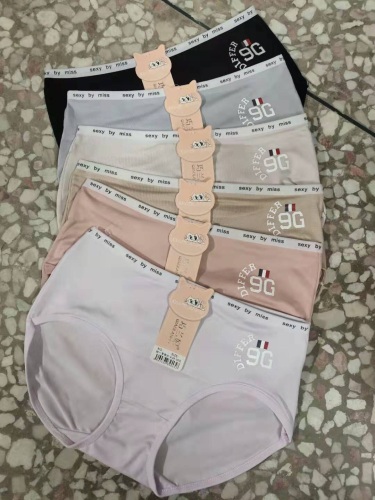 Foreign Trade Underwear Women‘s Triangle Girl Underwear Low Waist Offset Printing Factory Direct Sales