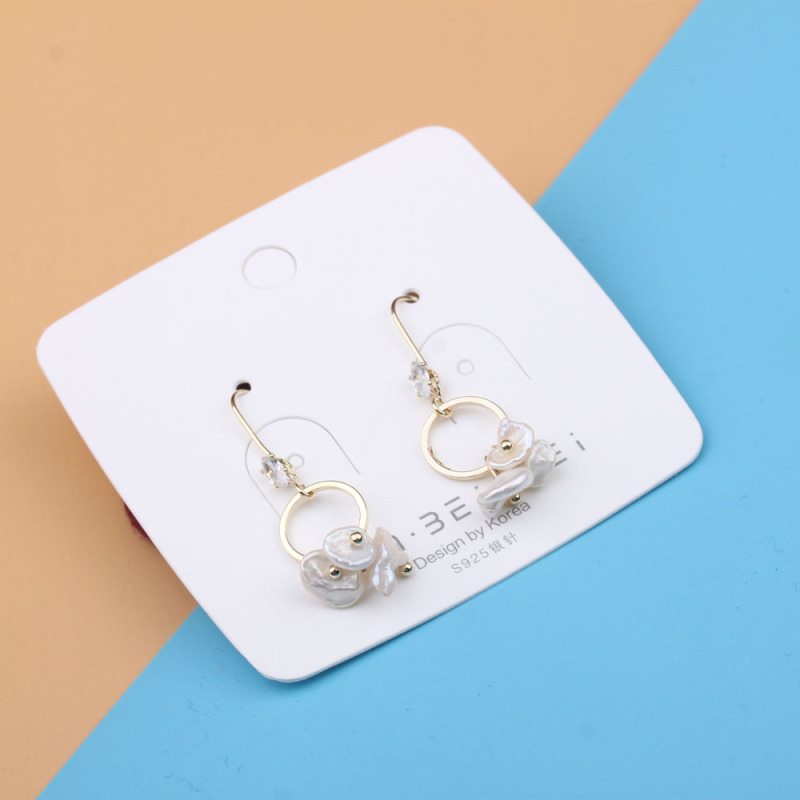 Pudding Station Boutique, trendy and popular long tassel pearl stud earrings, feminine charm earrings, and exaggerated and unique earrings pic 17