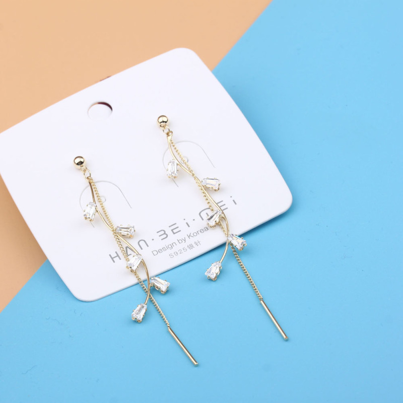 Pudding Station Boutique, trendy and popular long tassel pearl stud earrings, feminine charm earrings, and exaggerated and unique earrings pic 23