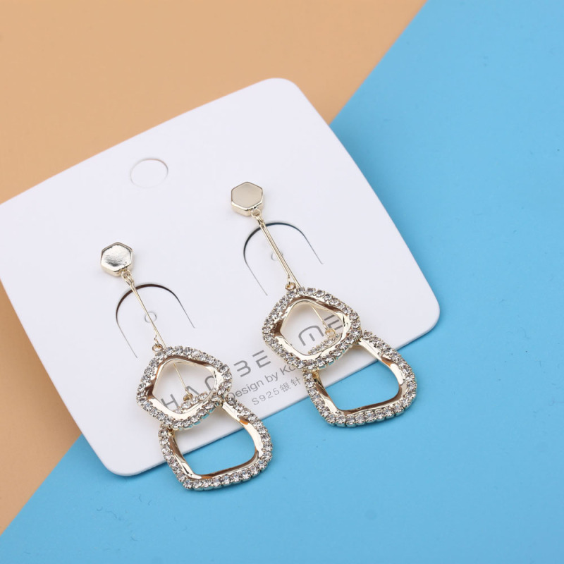Pudding Station Boutique, trendy and popular long tassel pearl stud earrings, feminine charm earrings, and exaggerated and unique earrings pic 18