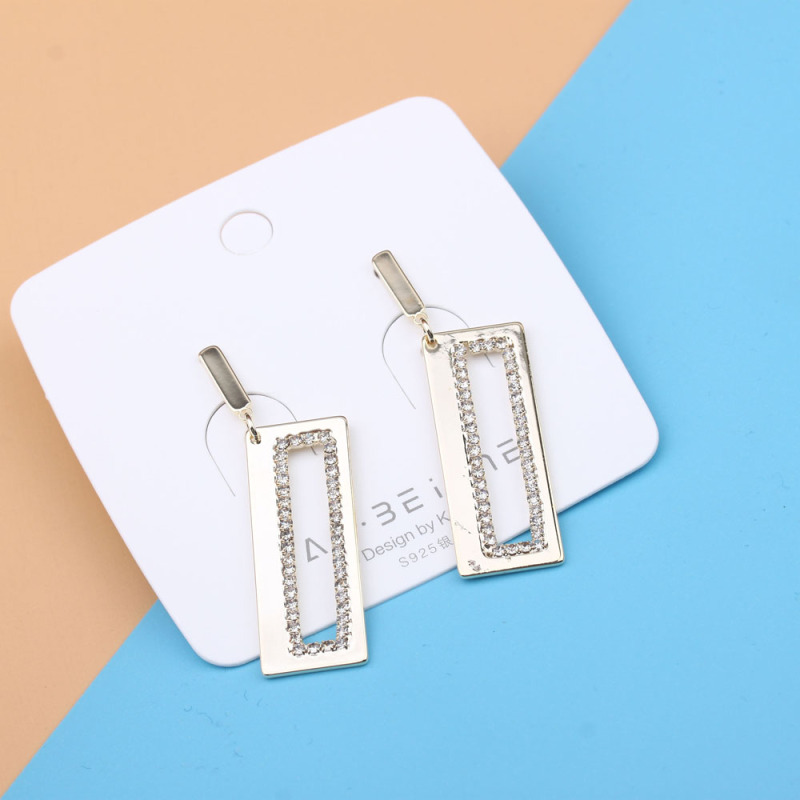 Pudding Station Boutique, trendy and popular long tassel pearl stud earrings, feminine charm earrings, and exaggerated and unique earrings pic 19