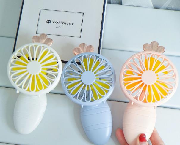 创意卡通可爱萝卜旋转小风扇迷你手持儿童玩具 便携式小风扇