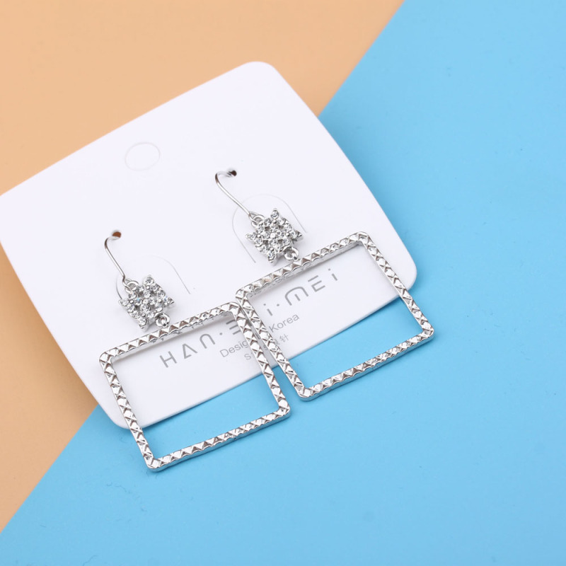 Pudding Station Boutique, trendy and popular long tassel pearl stud earrings, feminine charm earrings, and exaggerated and unique earrings pic 28