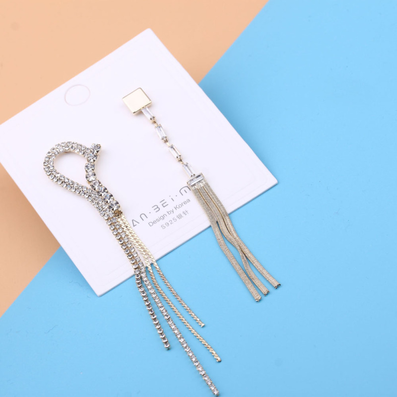 Pudding Station Boutique, trendy and popular long tassel pearl stud earrings, feminine charm earrings, and exaggerated and unique earrings pic 4