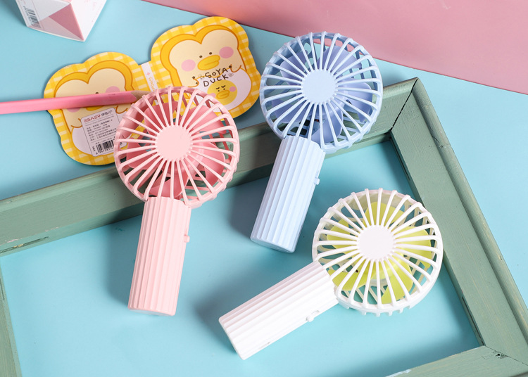 新品创意USB充电手持迷你直纹风扇大风力桌面三档可调网罩风扇