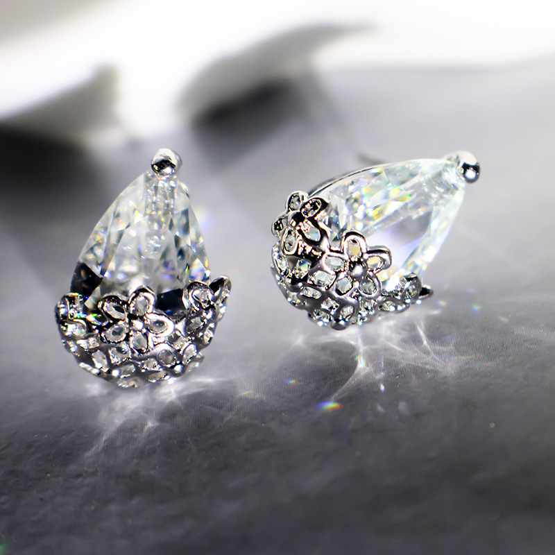 楼兰花边水滴人造锆石金色套装高端产品厂家直销批发耳环项链短链