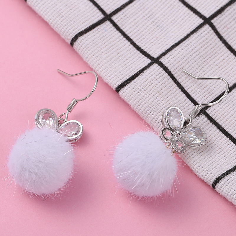 S925银钩蝴蝶毛球耳环女长款毛毛球耳钉白色毛绒耳坠气质厂家批发