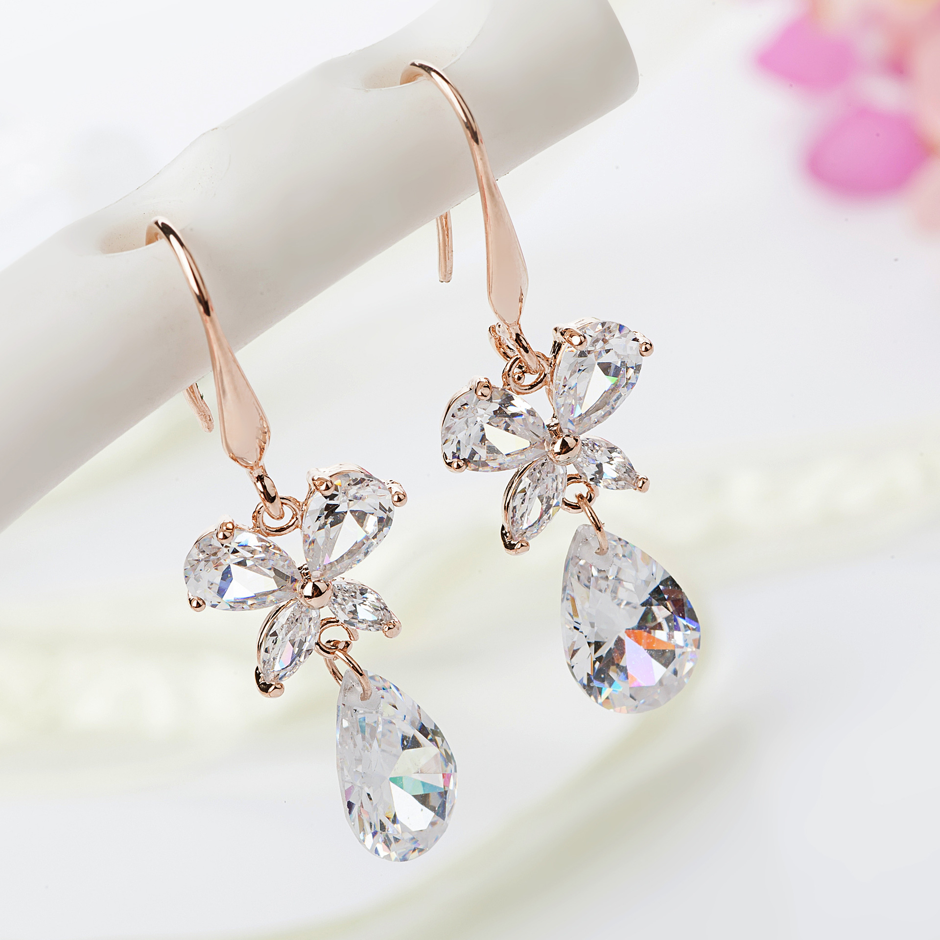 新款韩版流行饰品时尚水钻蝴蝶结耳环可爱简约镀金耳钉大气耳饰