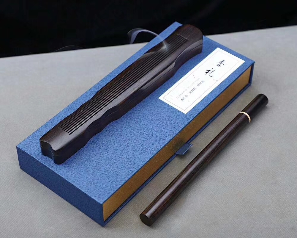 溢雅斋黑檀古琴卧香炉