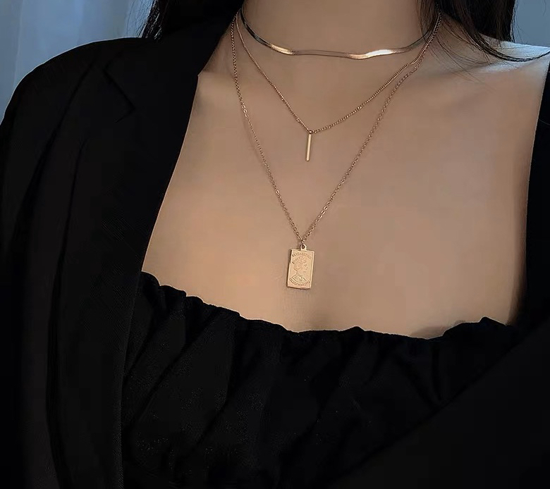 至美钛钢双层项链女锁骨链ins潮网红长方牌女王头像钛钢吊坠