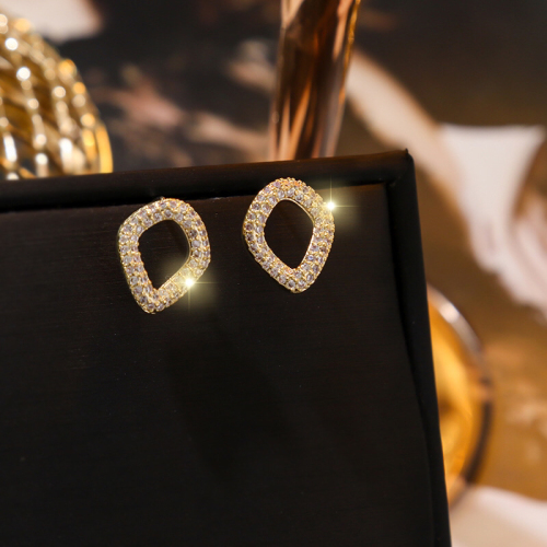 korean style new fashionable gold-plated diamond-embedded zircon hollow fashion earrings women‘s simple all-match personalized ear studs earrings