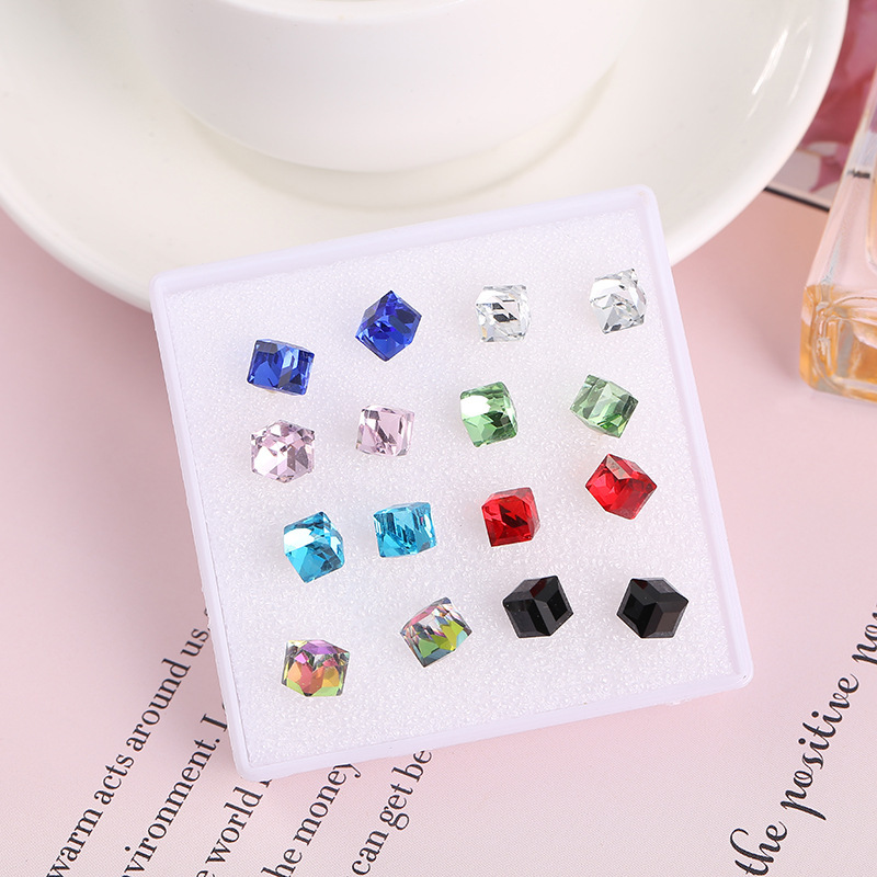 厂家供应 时尚韩版简约立体方块防过敏耳针简约饰品耳饰品耳钉