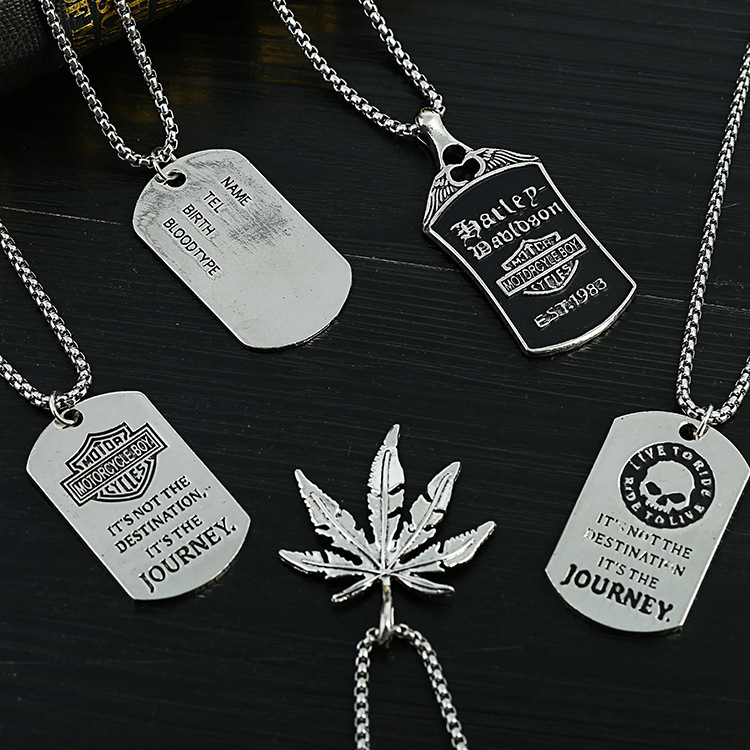 街头潮人土酷嘻哈项链男士挂件个性百搭十字架吊坠女钛钢不掉色