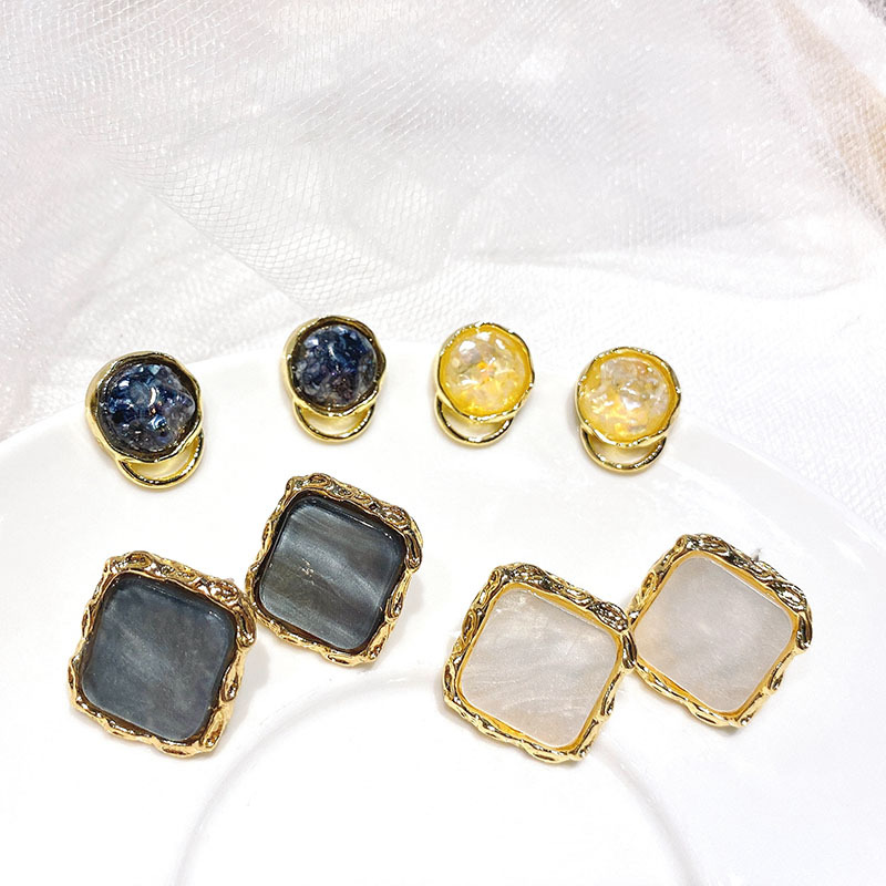 20新款花方形银针耳钉耳环简约大气白搭日常时尚东大门女贝壳高级