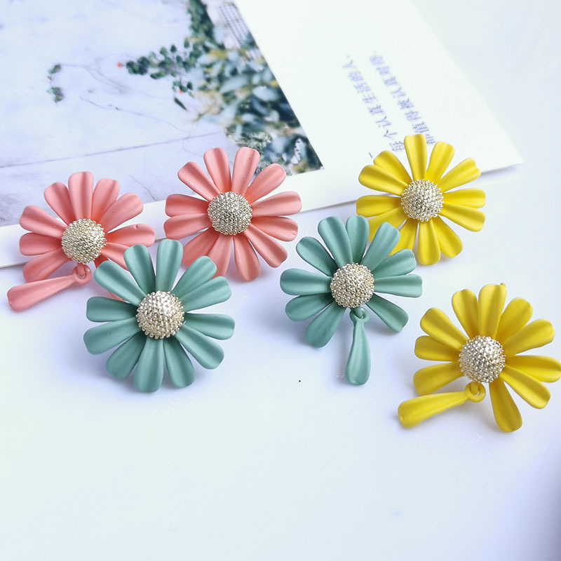 新款摆地摊不对称小雏菊银针防过敏耳环耳饰时尚日韩百搭爆款批发