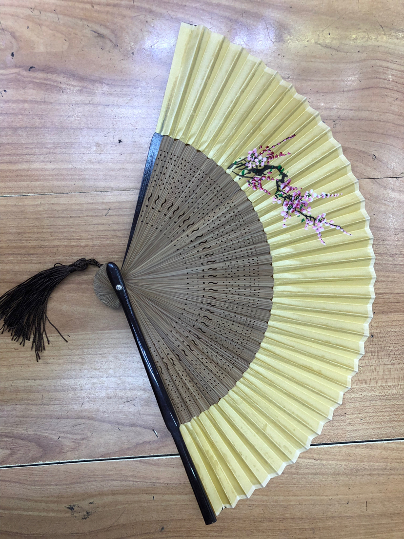 女士手绘扇子