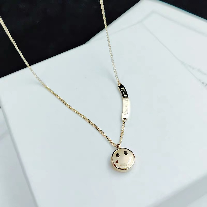 韩国ins潮网红笑脸项链女锁骨链气质吊坠短款颈链不退色钛钢饰品