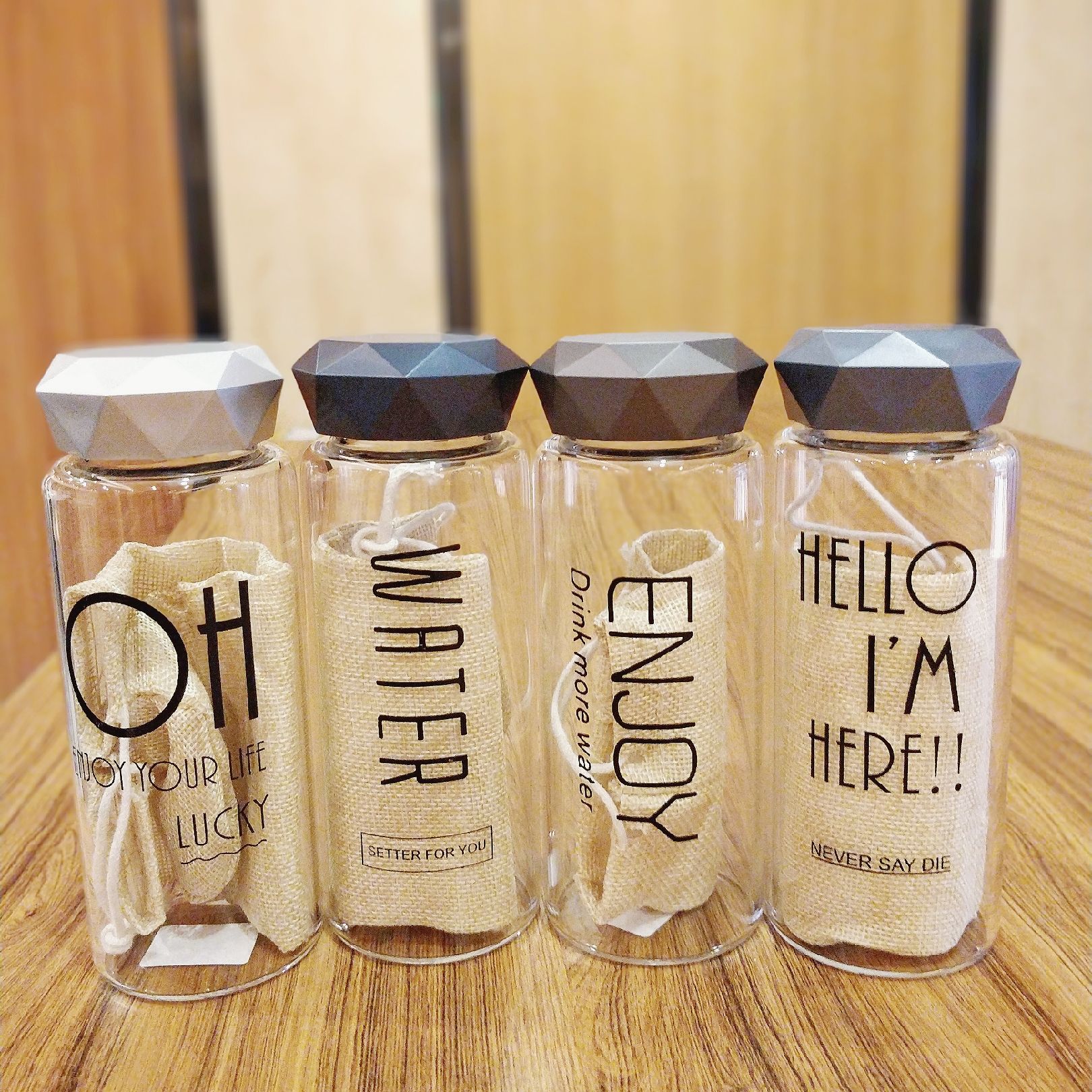 厂家直销创意钻石盖玻璃水杯 时尚简约英文玻璃批发买杯子送布套