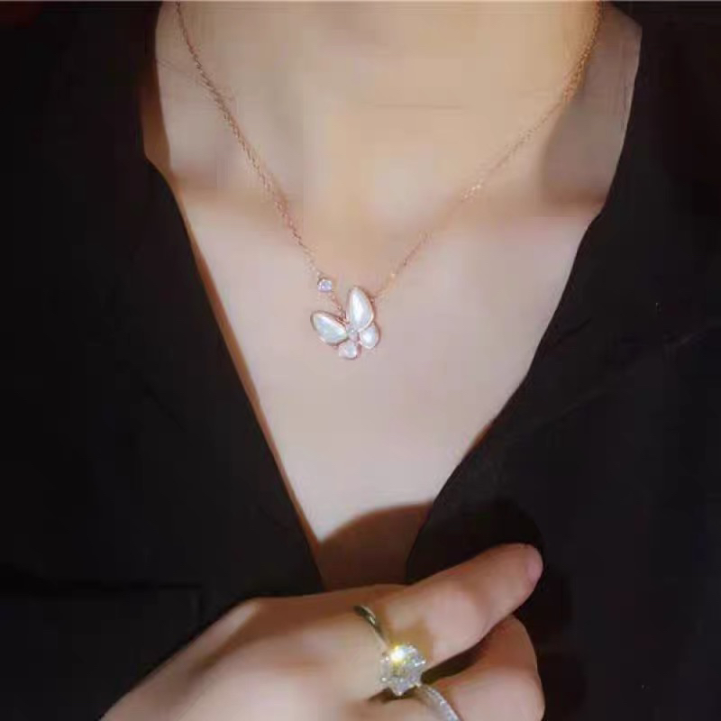 小红书抖音爆款白母贝壳蝴蝶镶钻项链日韩K金气质时尚锁骨链女